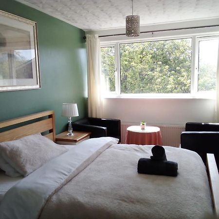 1 Luxurious Double Bedroom With Private Shower Reading Extérieur photo
