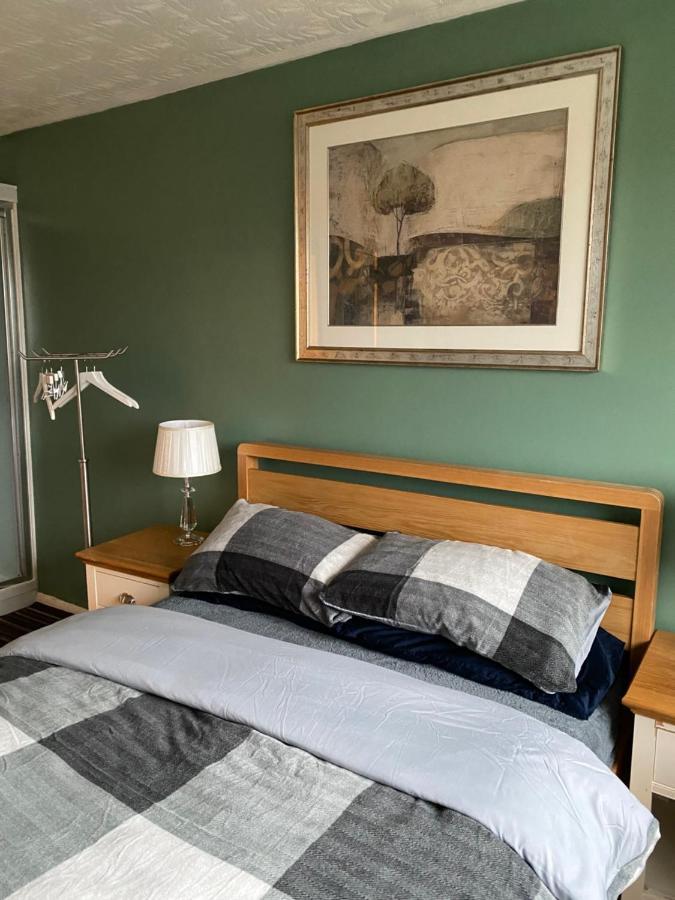 1 Luxurious Double Bedroom With Private Shower Reading Extérieur photo